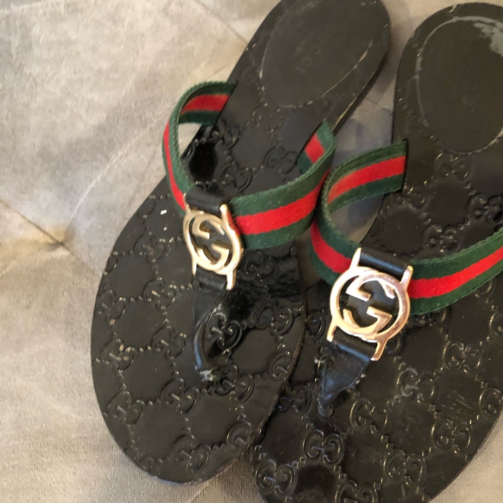 Gucci Black Flip-Flops with Red and Green Straps